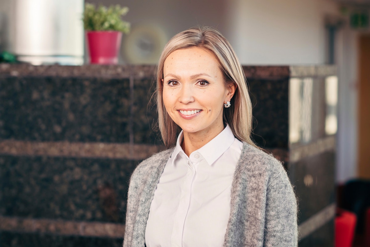 Invisalign oikomishoito. Tyytyväinen asiakas.