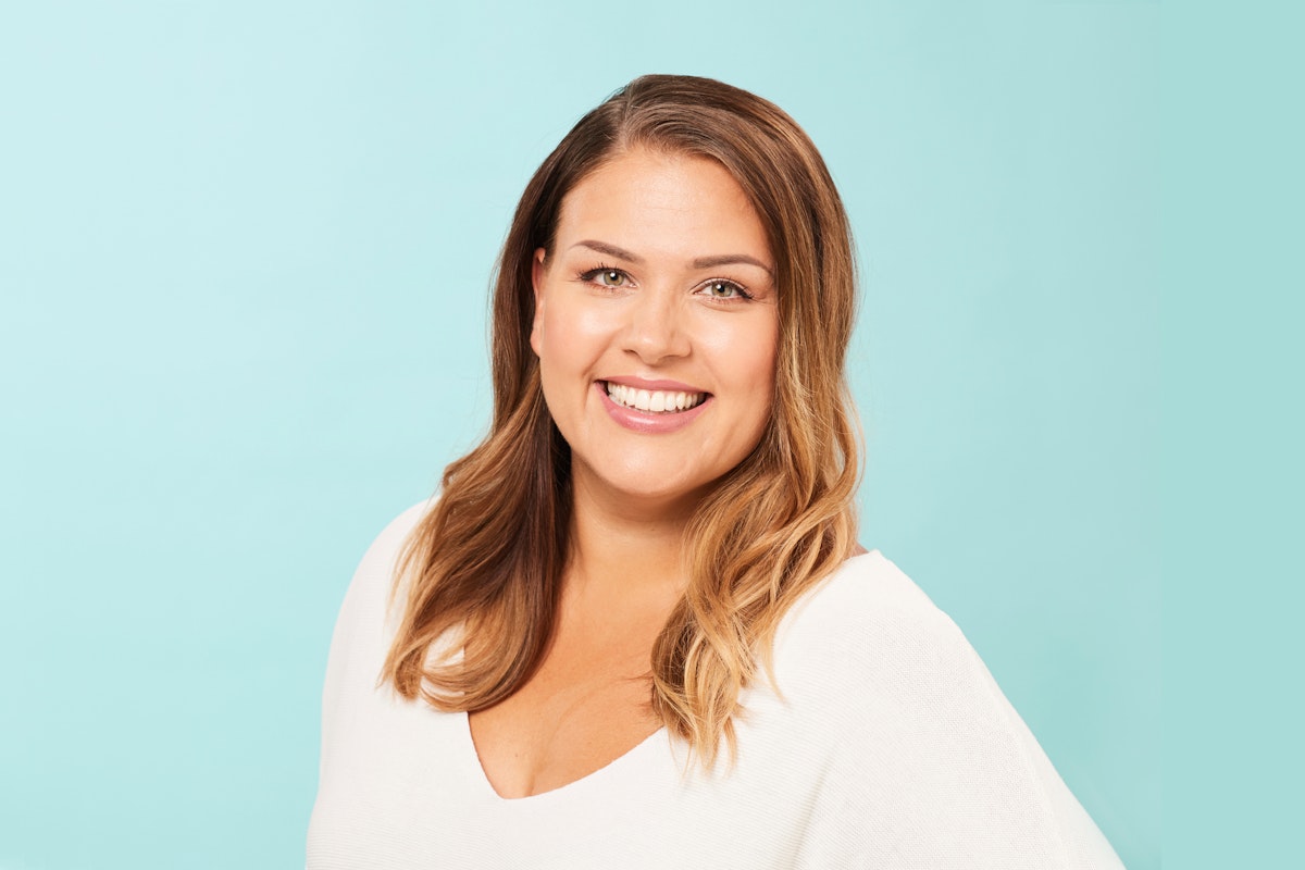 Invisalign oikomishoito. Lopputilanne. Tyytyväinen asiakas.