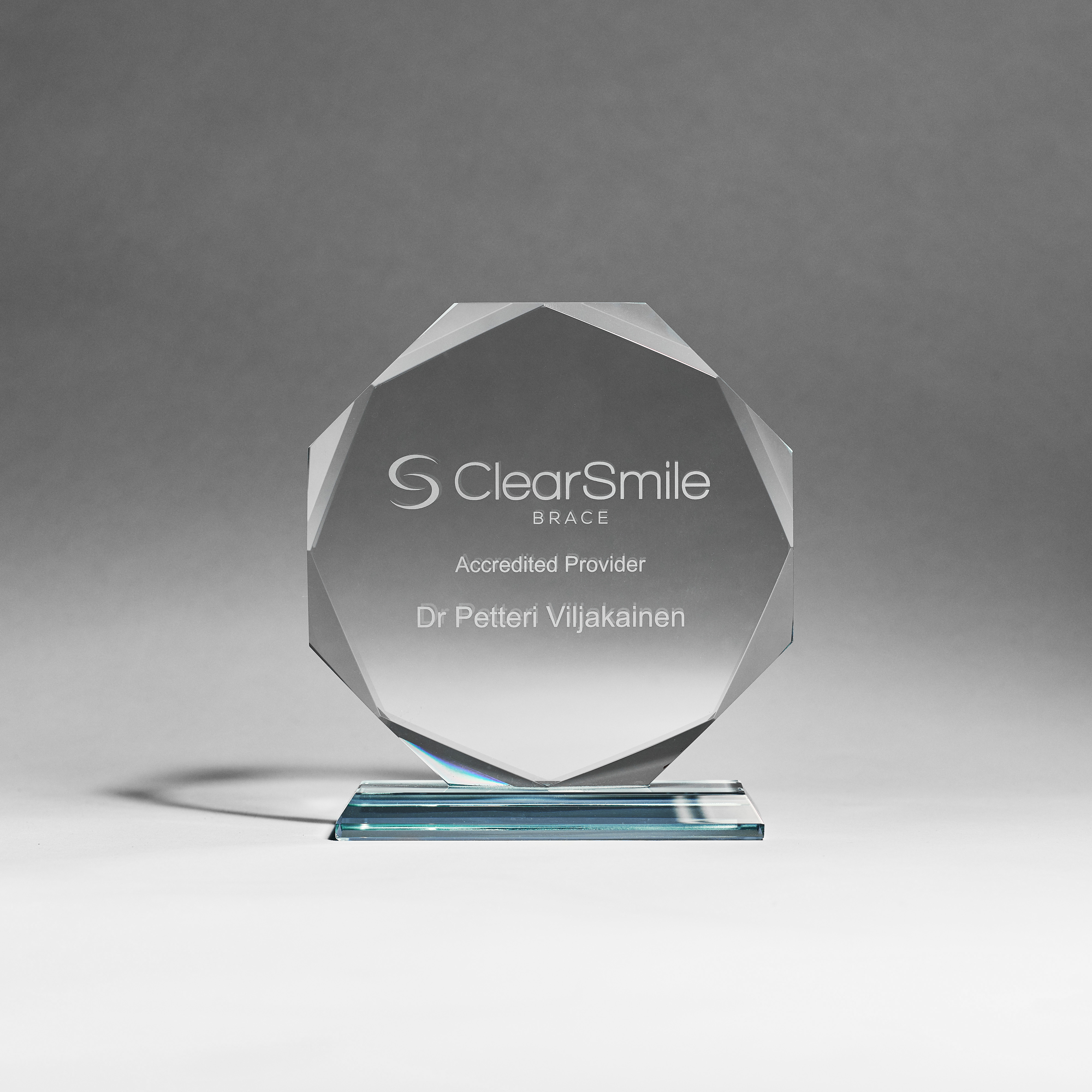 ClearSmile Brace best fixed ortho case. IAS Acadymy. Petteri Viljakainen  DDS