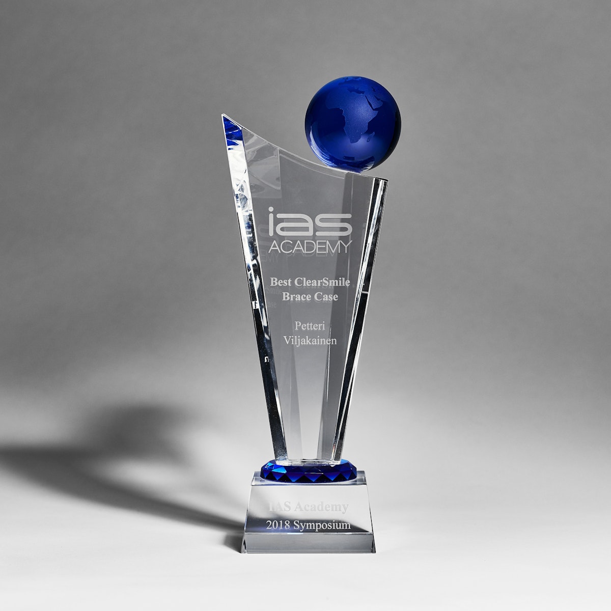 ClearSmile Brace best fixed ortho case. IAS Acadymy. Petteri Viljakainen DDS